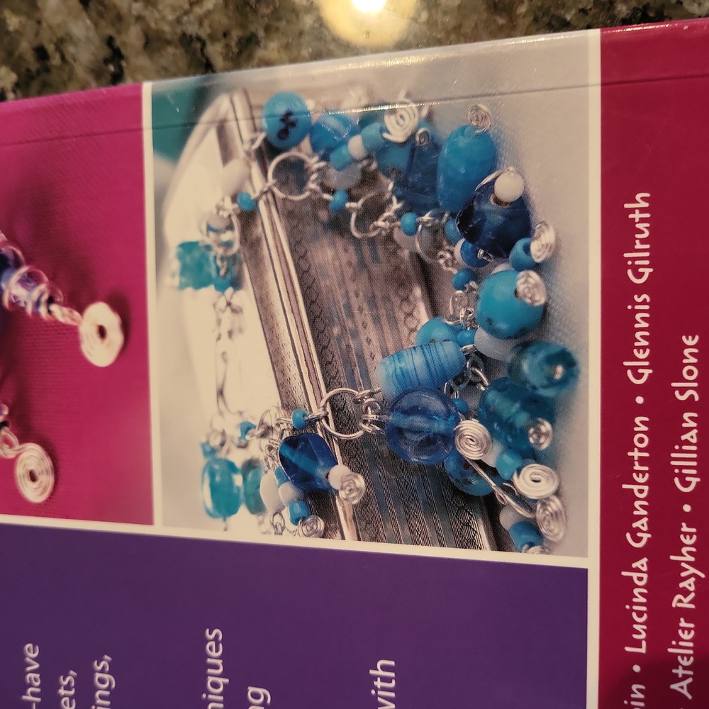 SOLD - 3/$25 ✨️ Set of 2 Beaded Jewelry Books - Picture 6 of 13